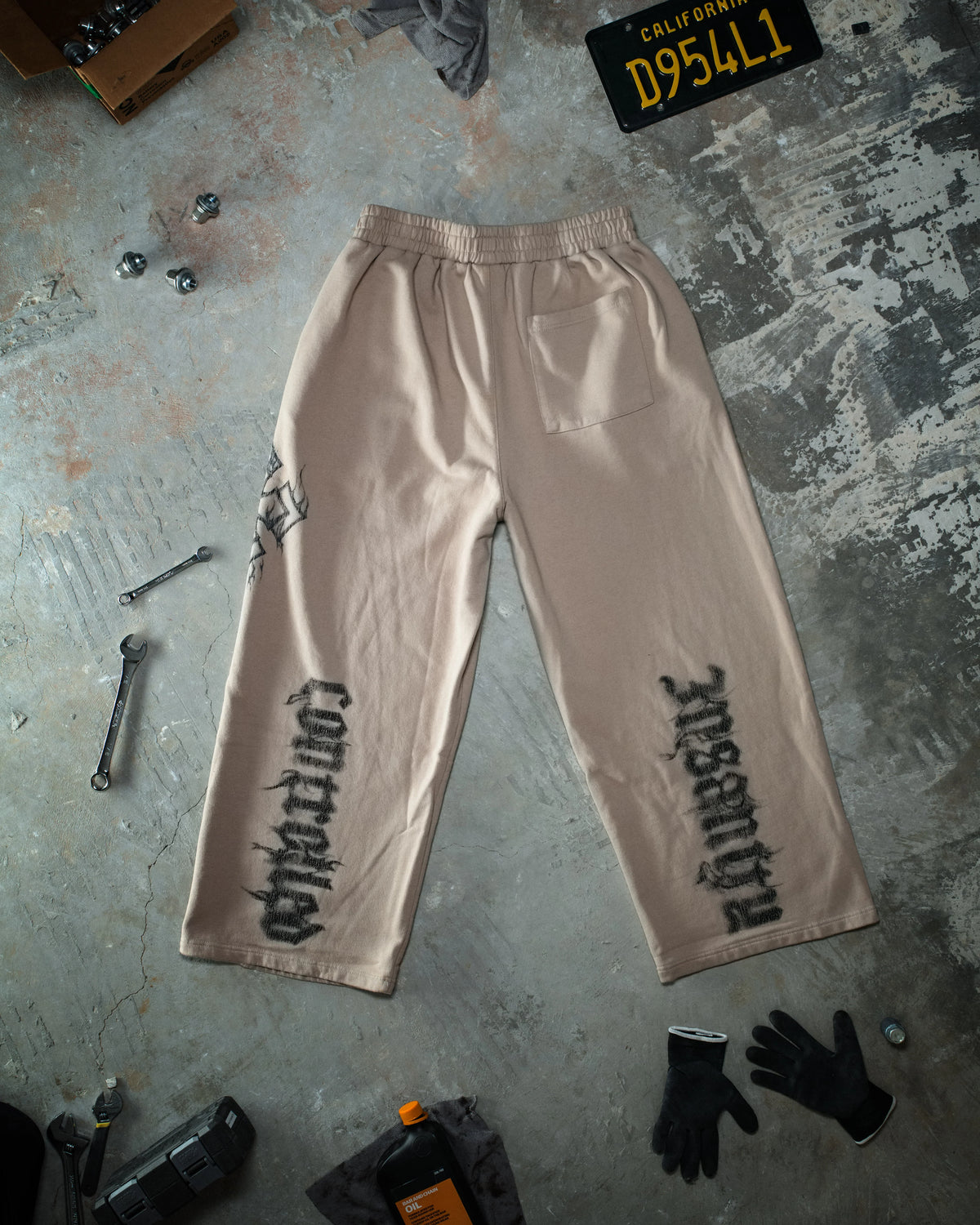 Controlled Insanity Ghost Sweatpants Beige