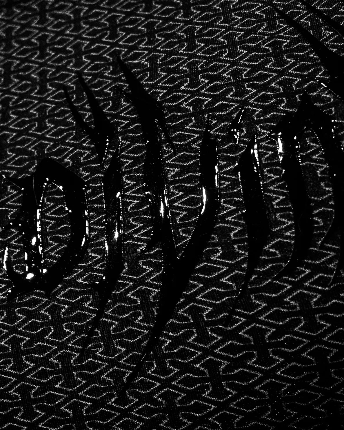 Breathedivinity Doom Tech ™ Armored Cut-Off Compression Midnight